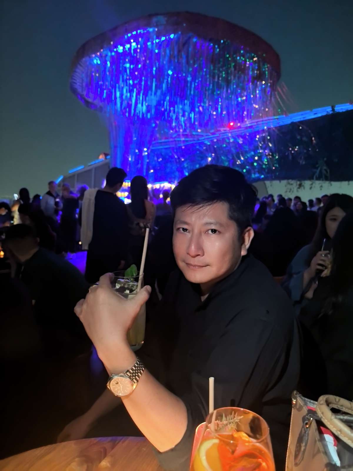 找看电影喝咖啡搭子
