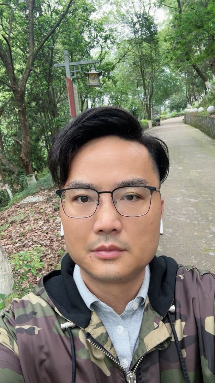 找爬山搭子