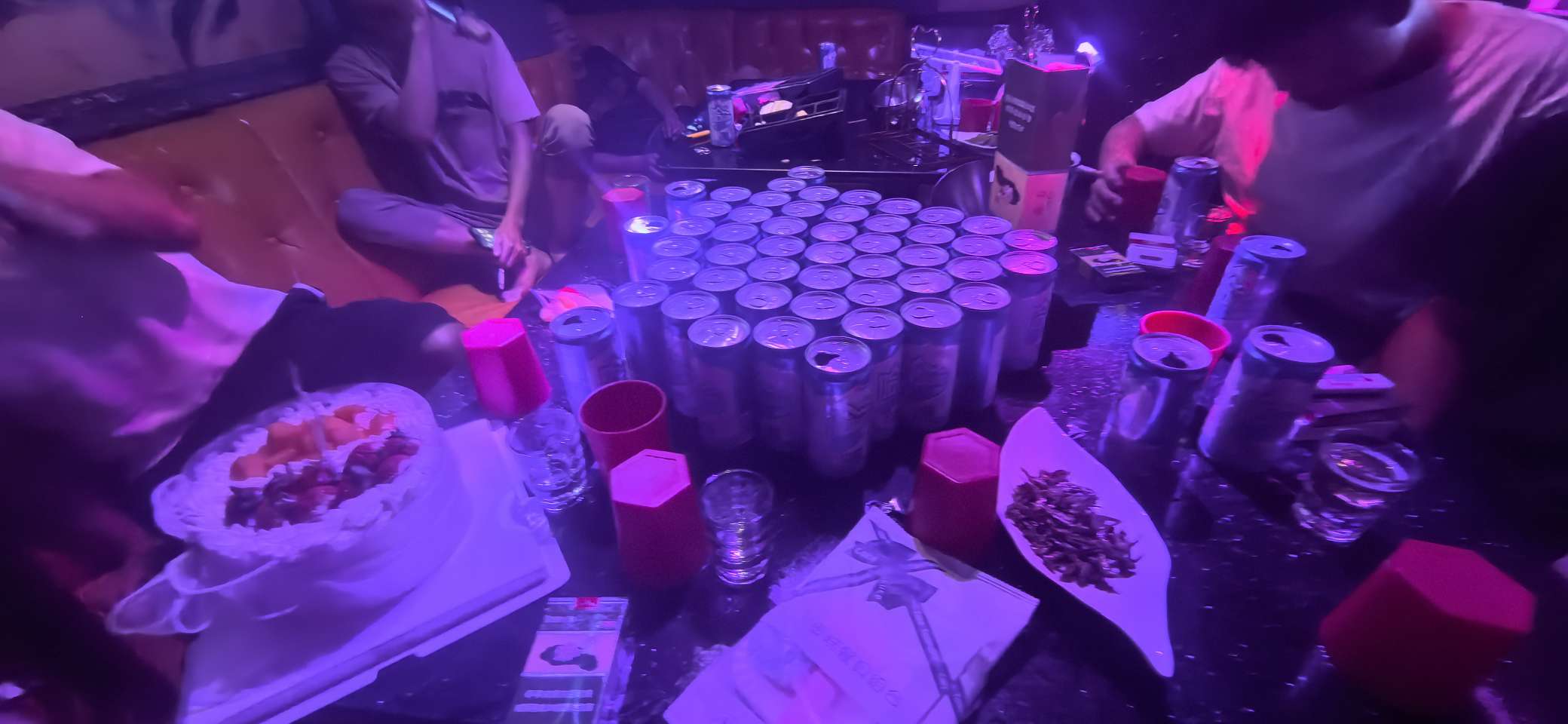找夜宵喝酒唱歌搭子