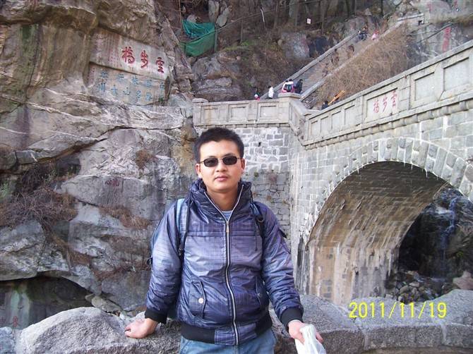 找旅游或图书馆搭子