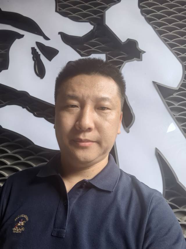 找30岁以下的搭子