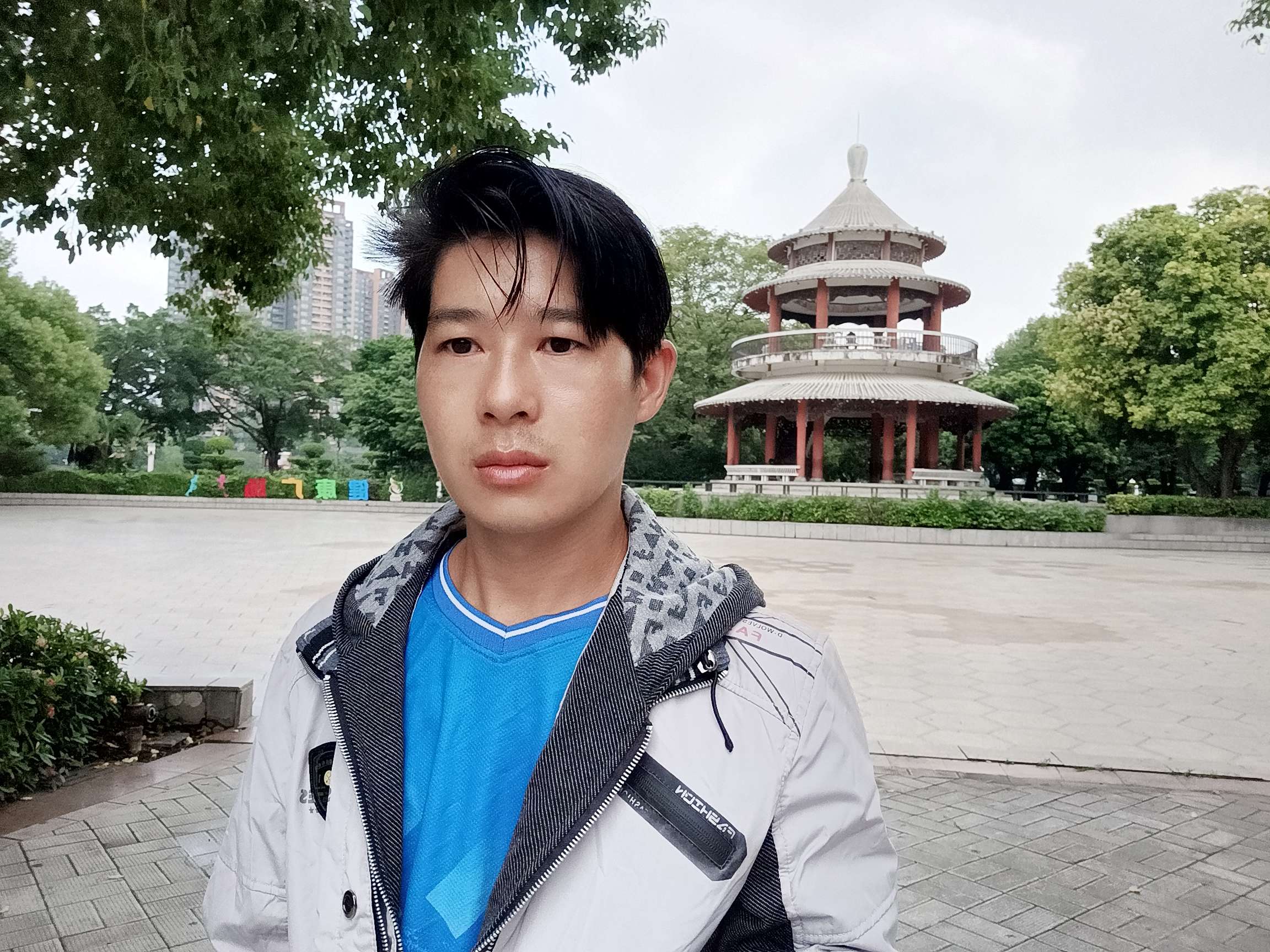 找爬山搭子