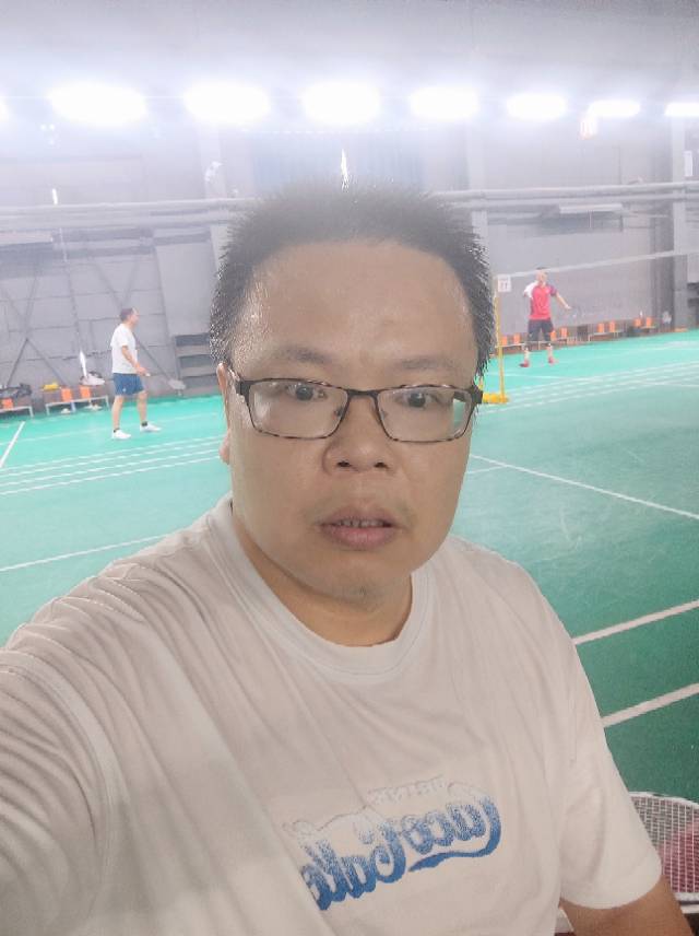 找羽毛球爱好者搭子