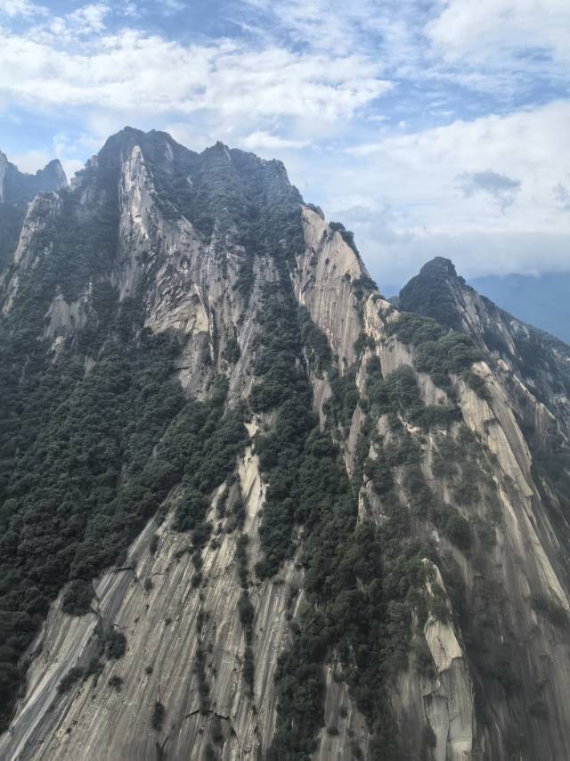 找爬山搭子