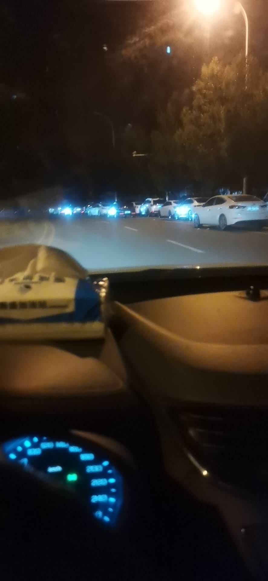 找志同道合搭子