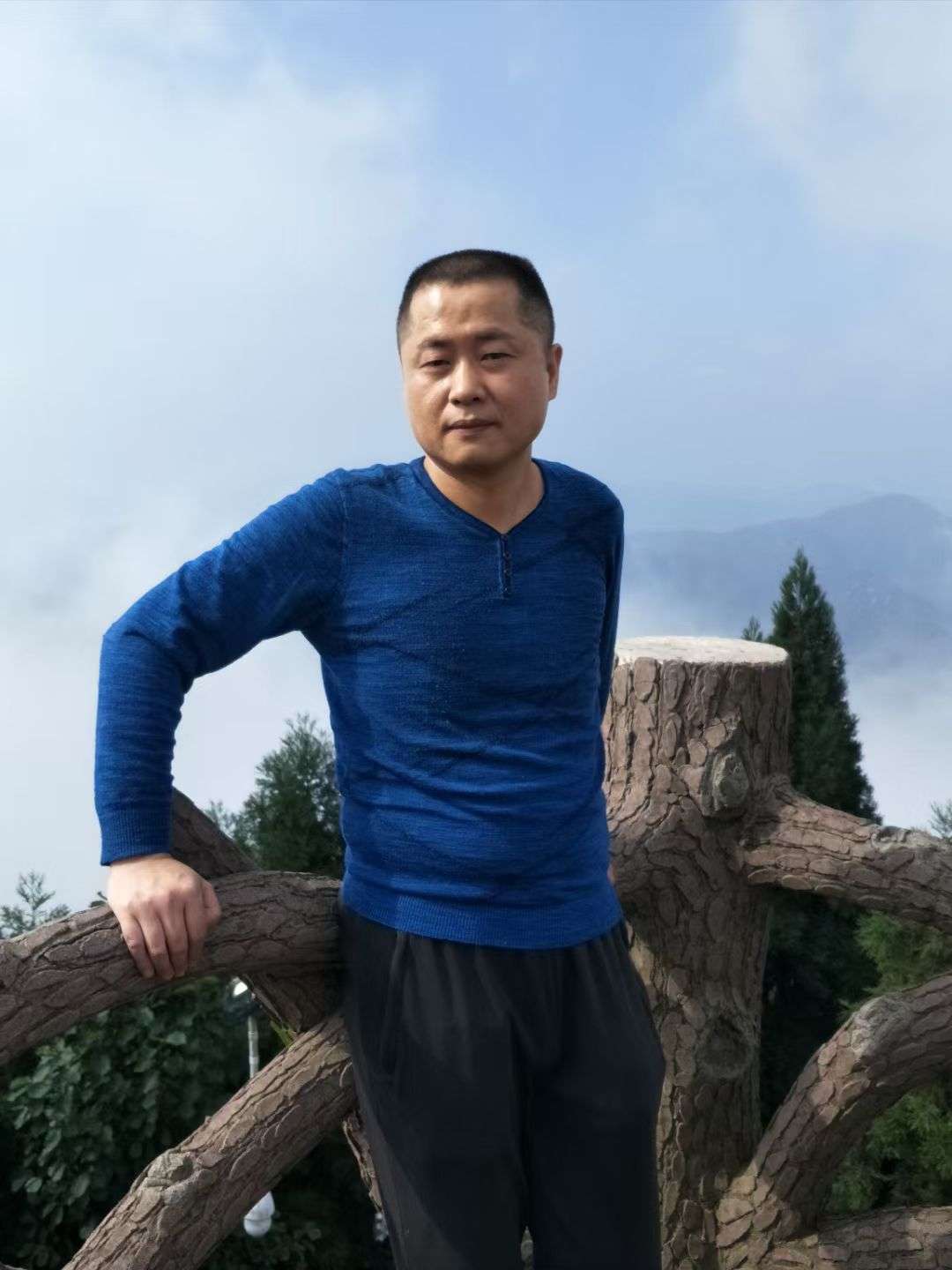 找爬山搭子