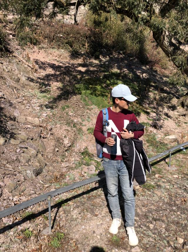 找爬山搭子