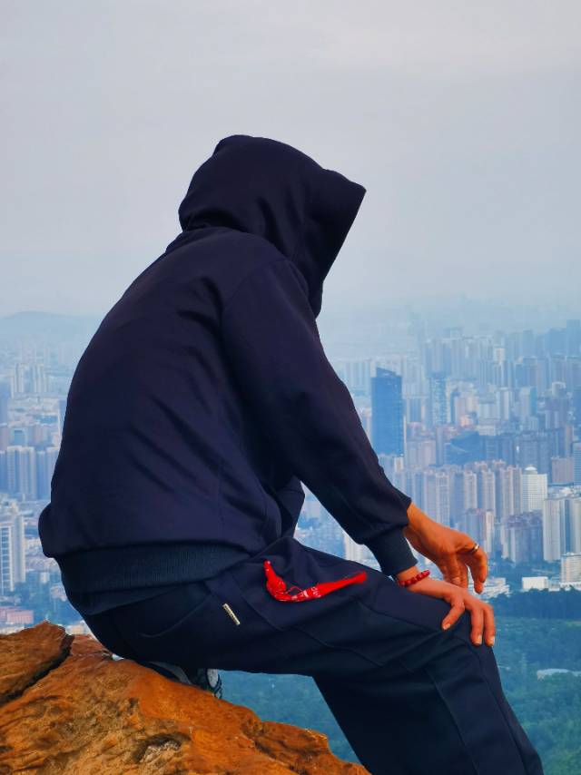 找爬山搭子