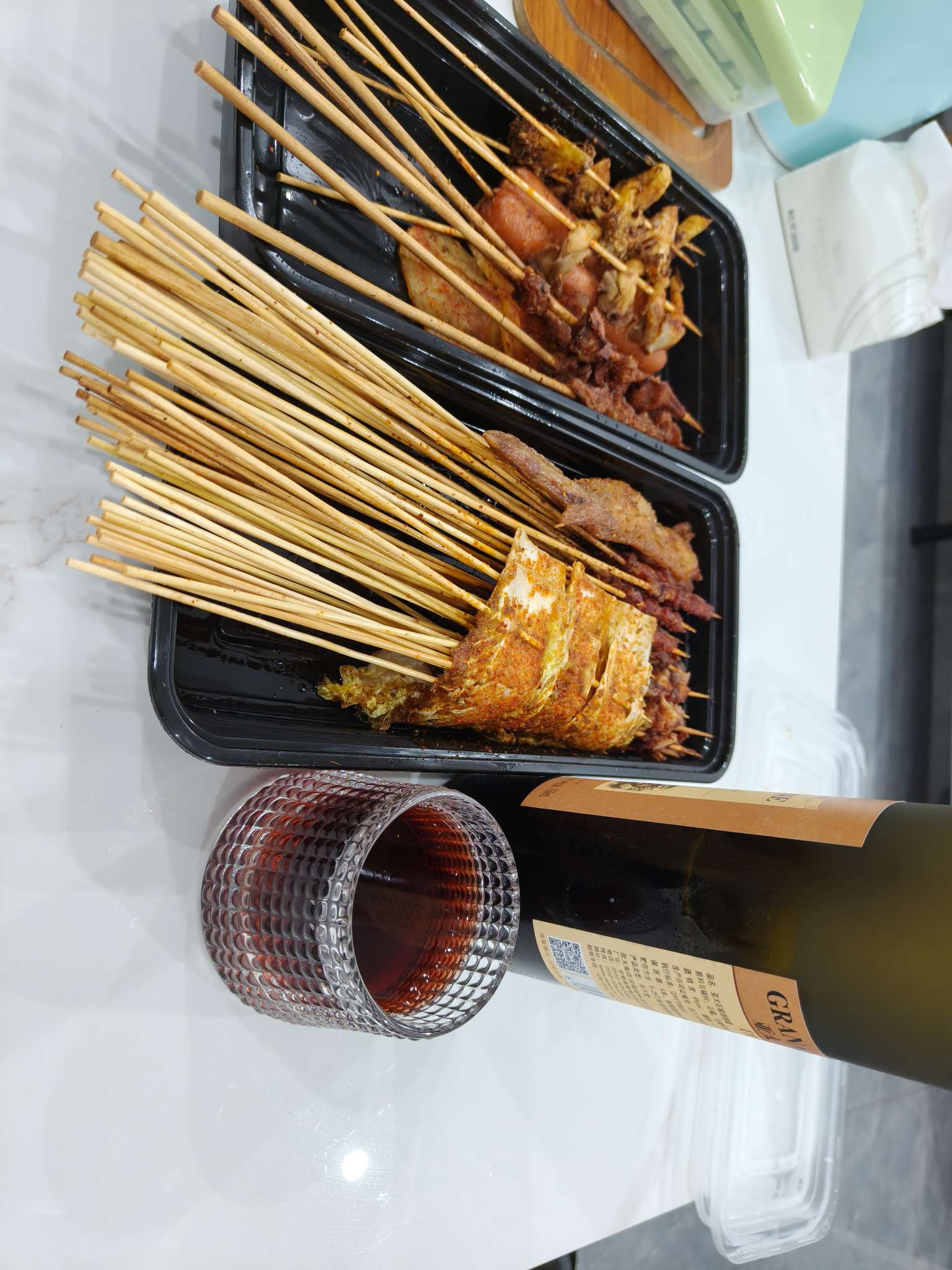找喝喝酒聊聊天搭子