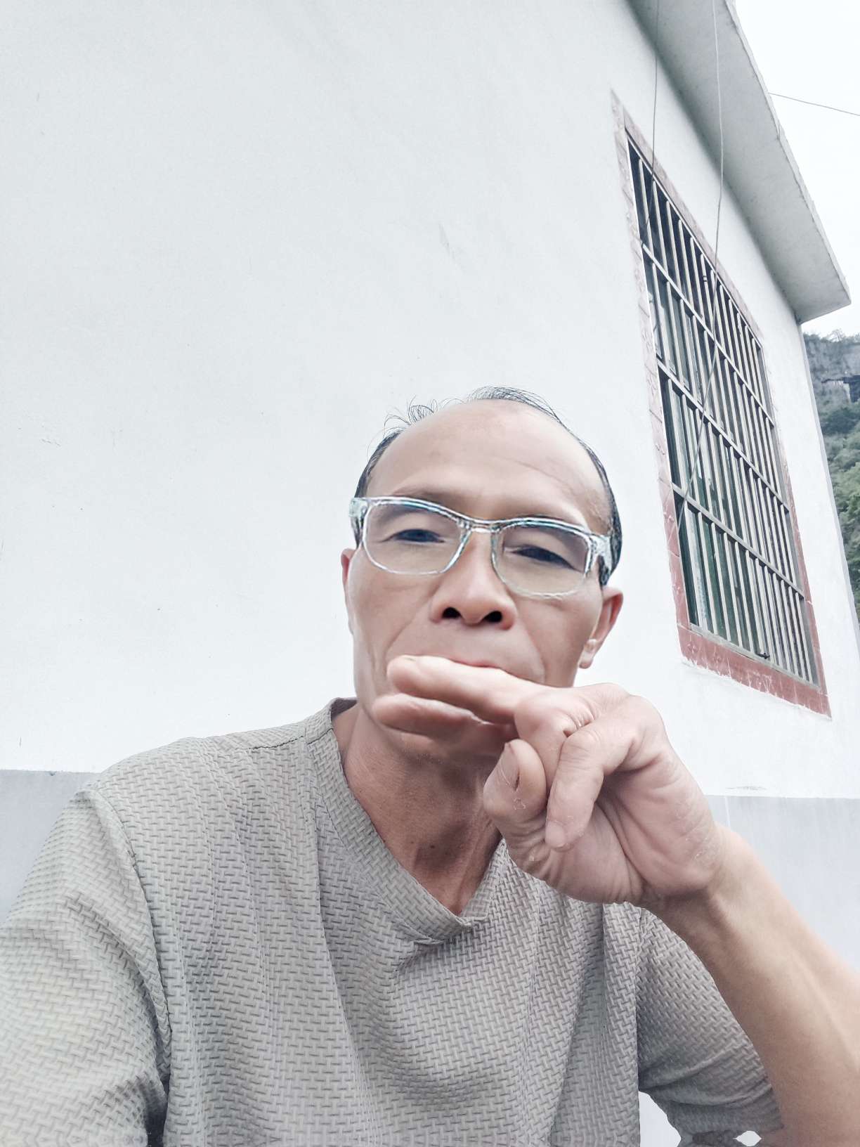 找爬山搭子