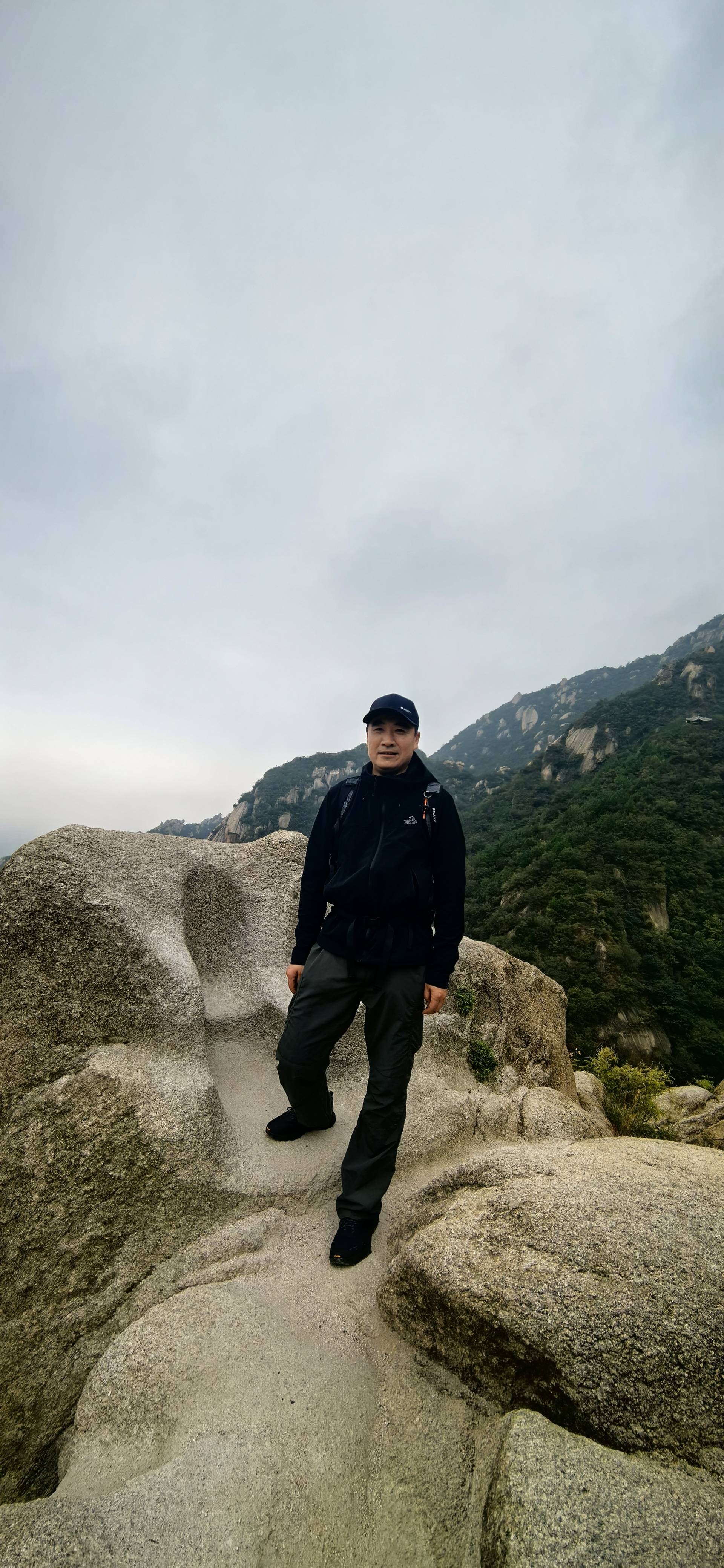 找爬山搭子