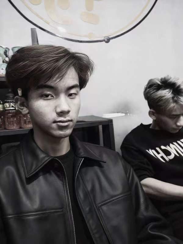 找开朗活泼搭子