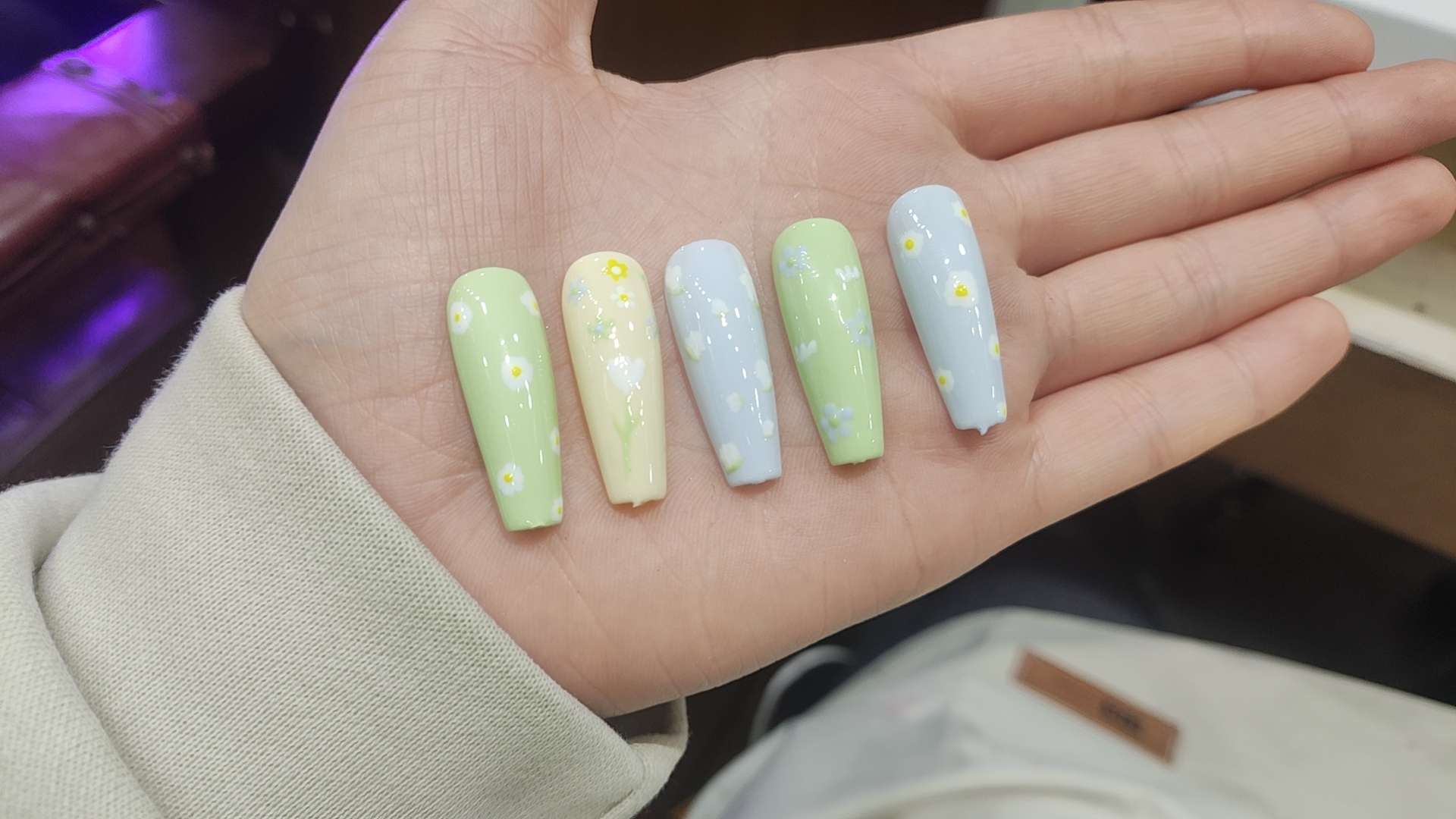 找美甲模特搭子