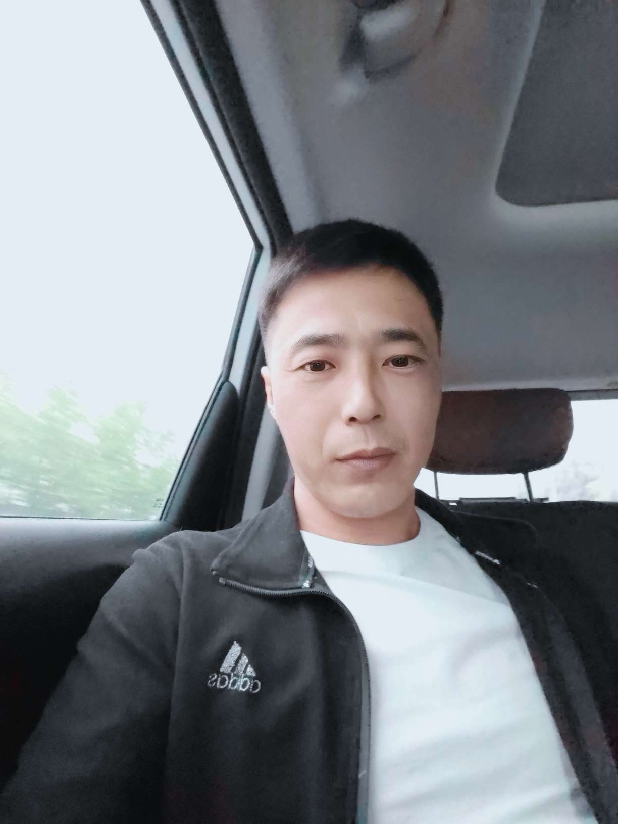 找爬山搭子