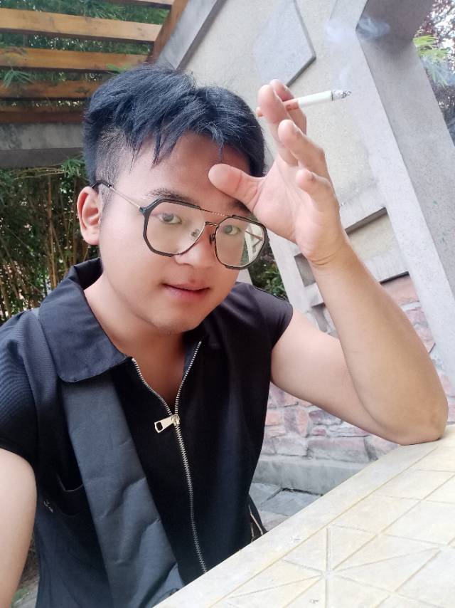 找开朗活泼搭子