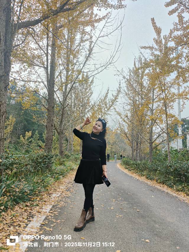 找对生活充满阳光搭子