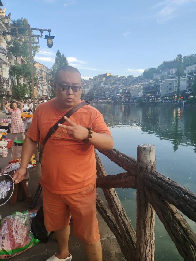 找喝酒吃饭唱歌搭子