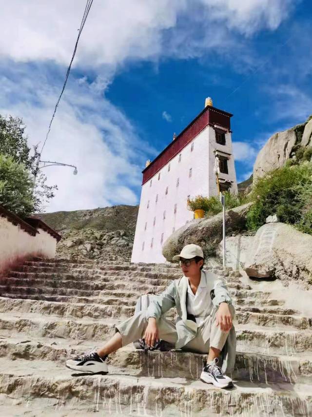 找吃喝玩乐搭子