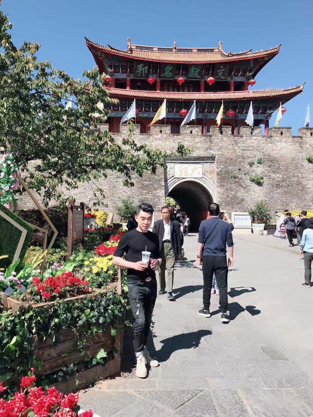 找爬山游玩搭子