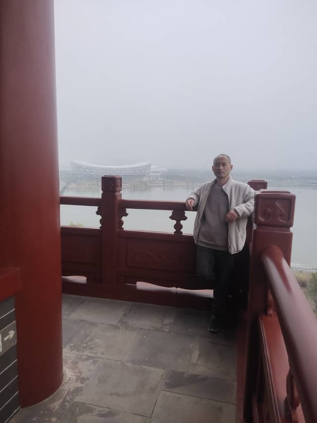 找节假日旅行搭子