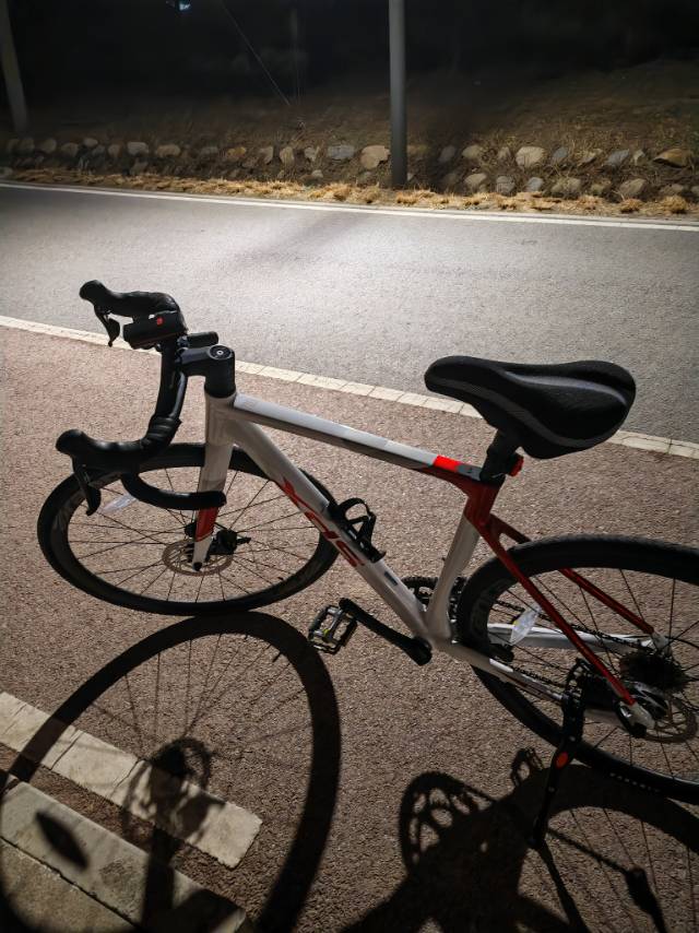 找运动美食旅行搭子