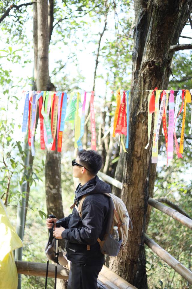 找徒步爬山搭子