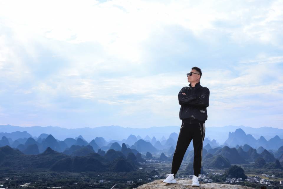 找爬山喝酒搭子