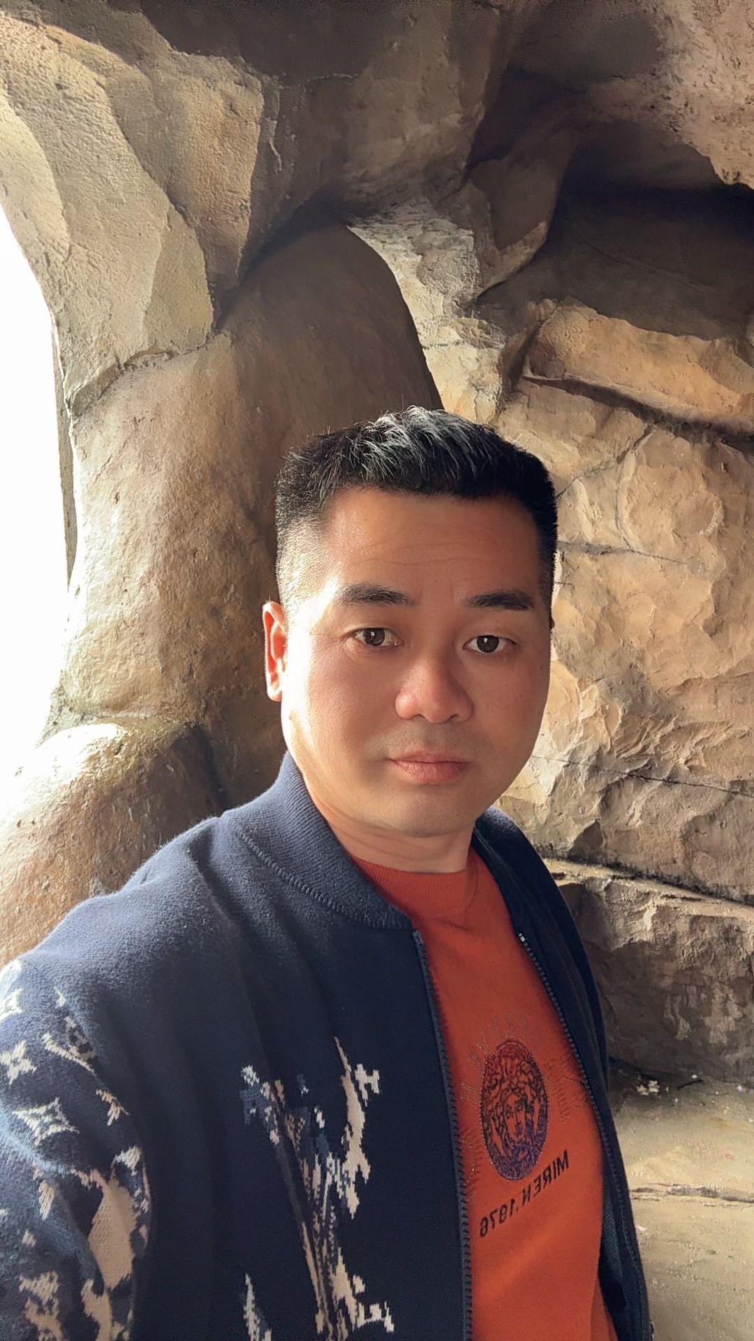 找爬山唱歌旅游搭子