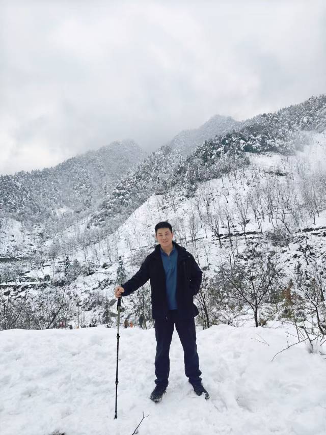 找爬山打羽毛球搭子