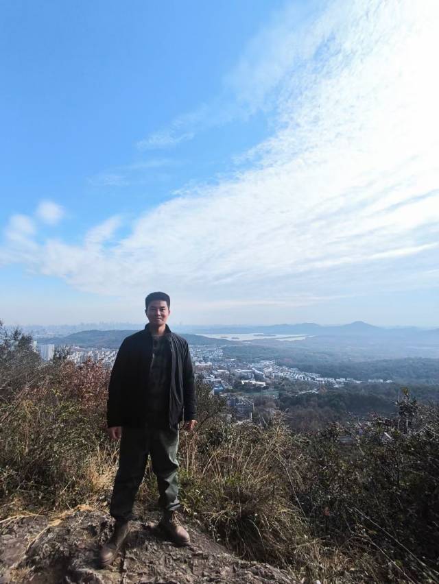 找爬山打羽毛球搭子