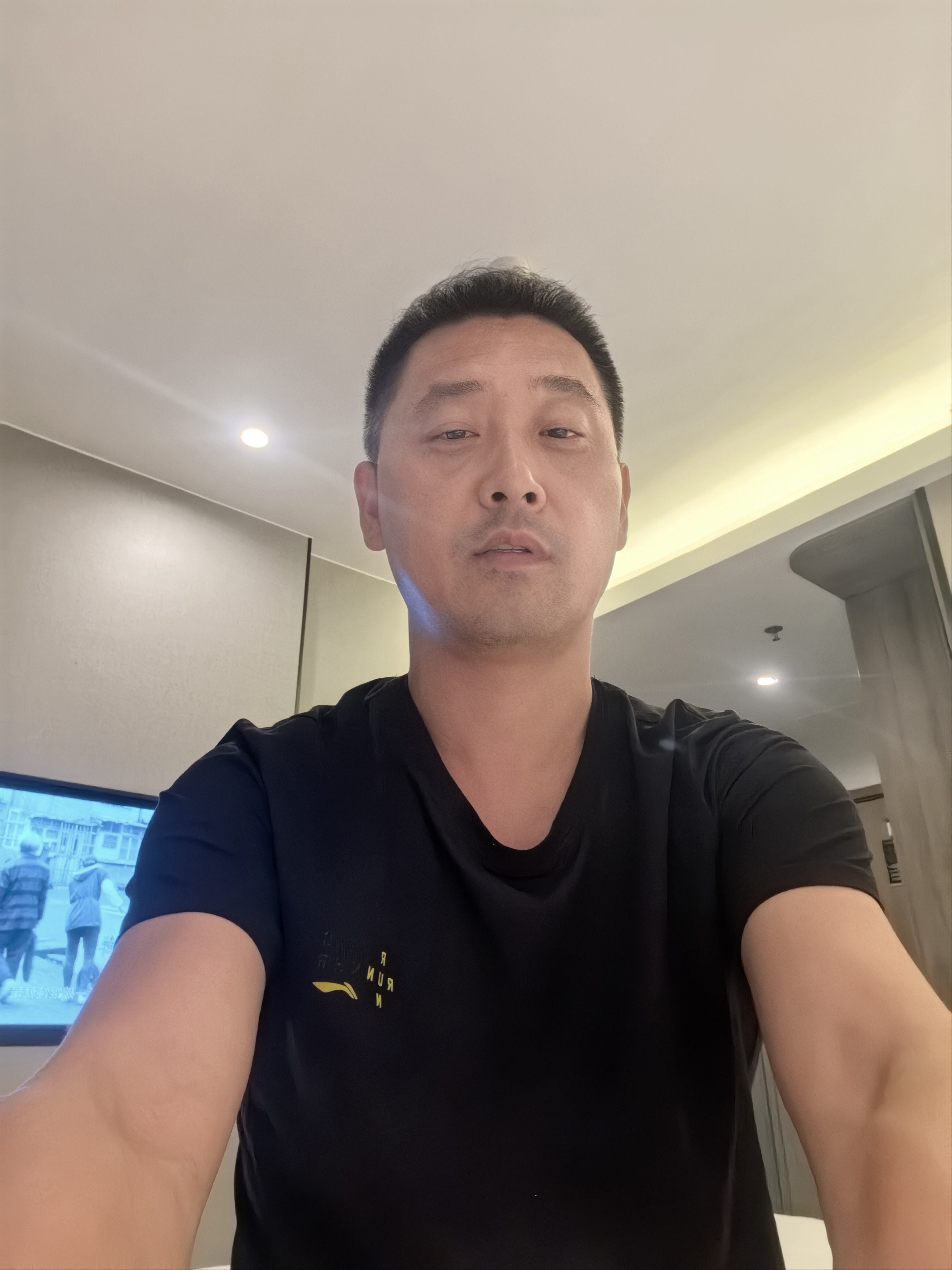 找周末郊游爬山搭子