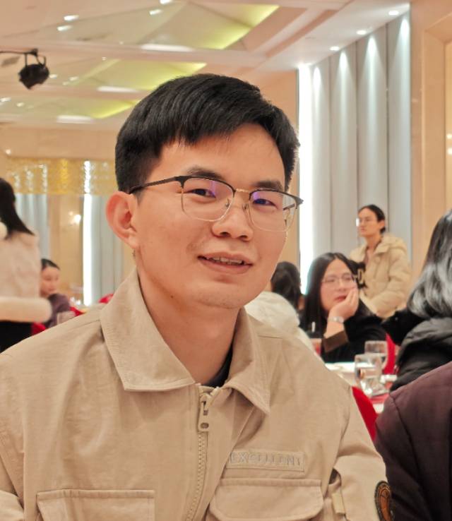 找爬山搭子