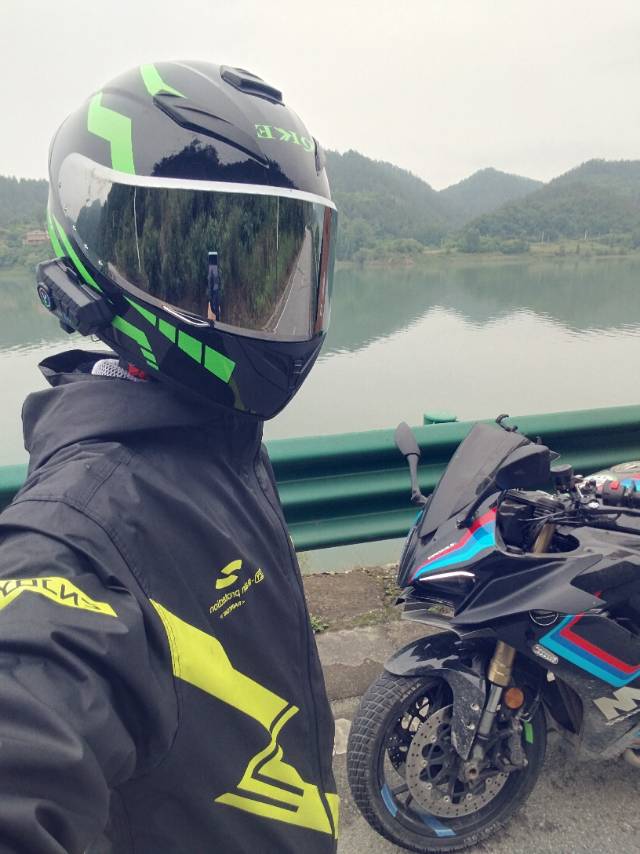 找自驾新疆的女搭子