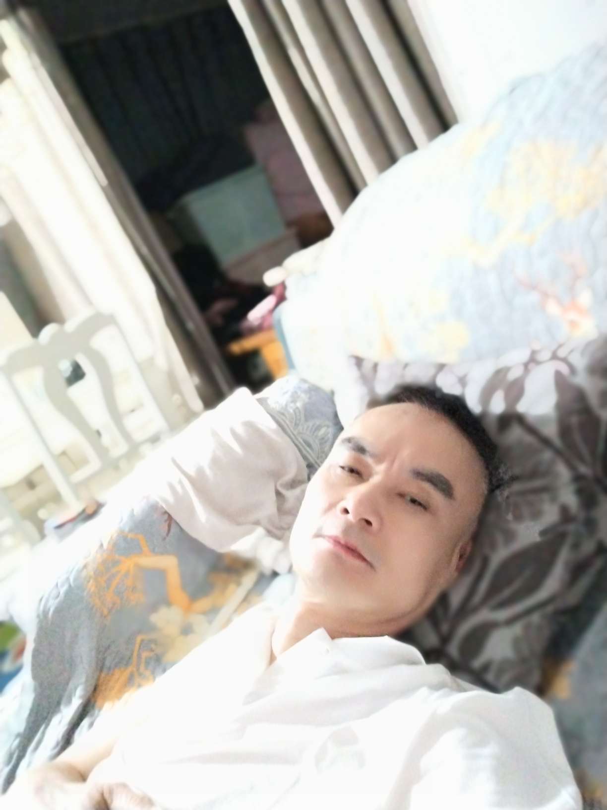 找散步逛街看电搭子