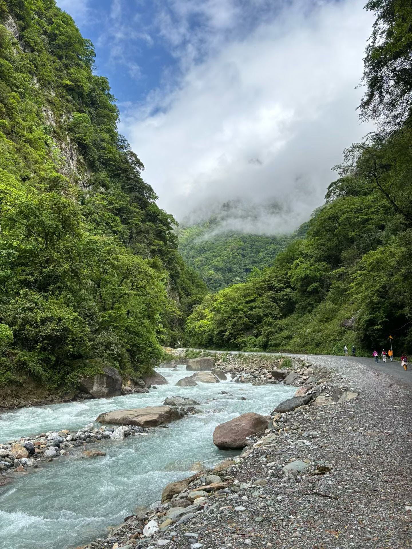 找近期爬峨眉山的搭子