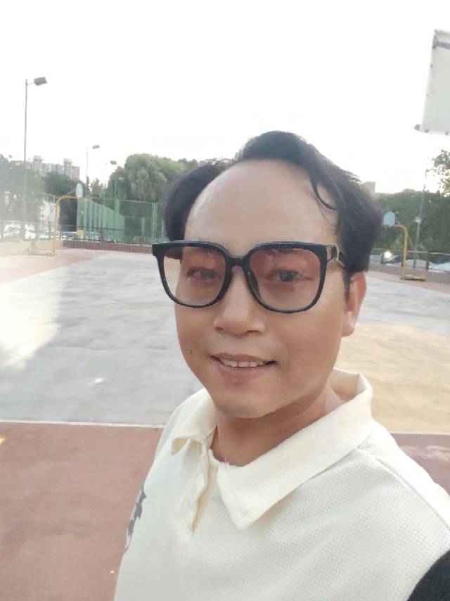找美食运动爬山搭子