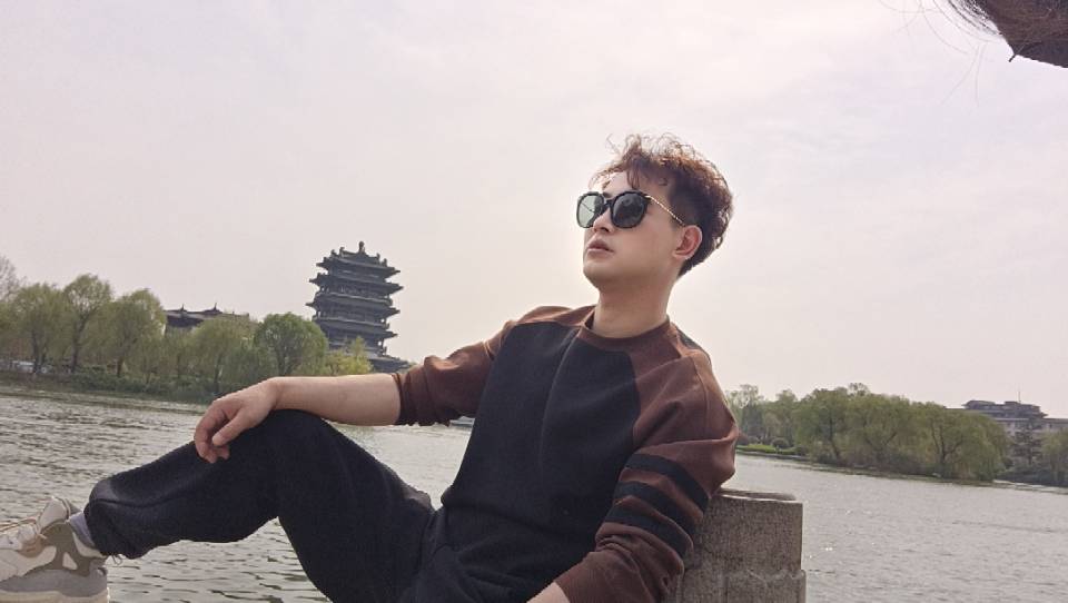 找吃喝玩乐恋搭子