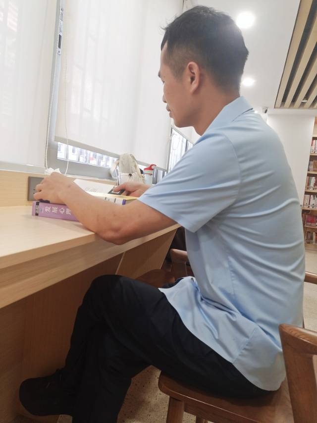 找女生搭子