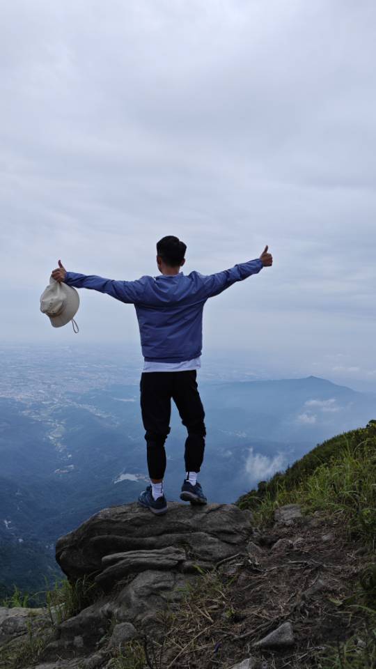 找徒步爬山搭子