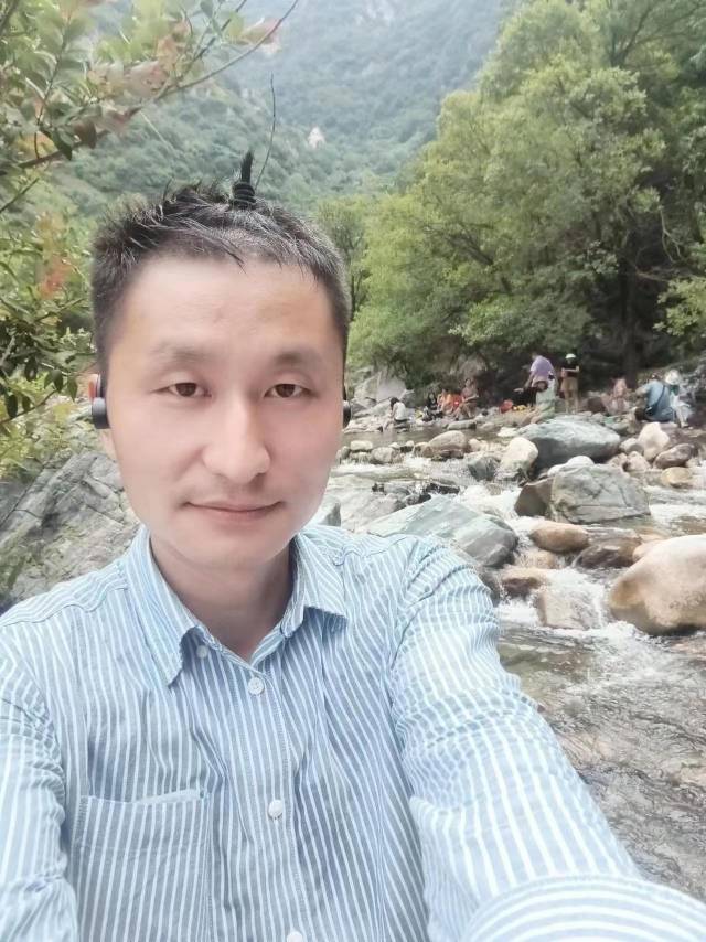 找旅游逛吃搭子