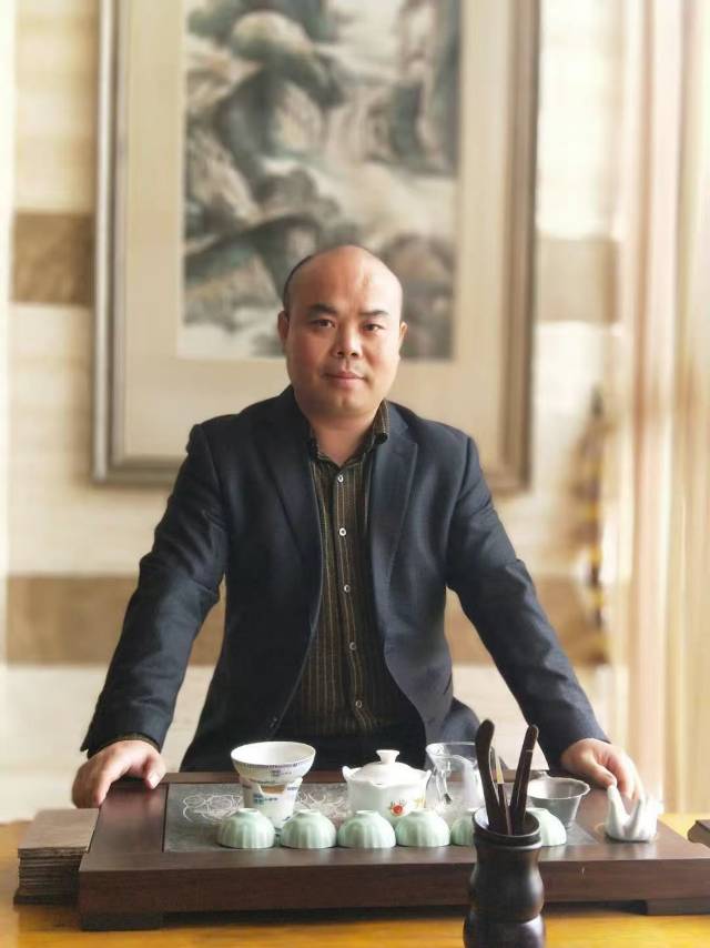找爬山游泳等户外搭子