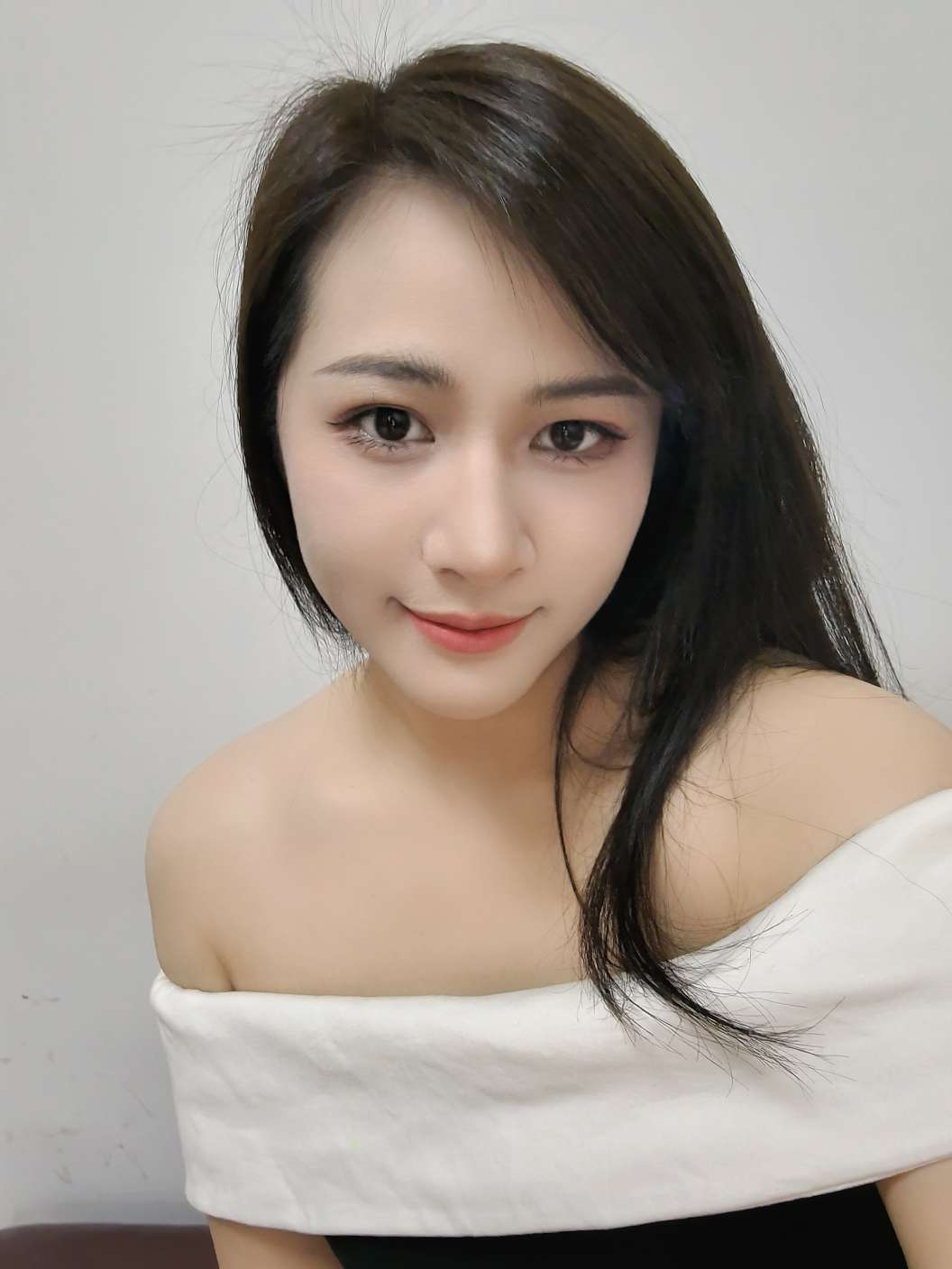 找开朗乐观大方搭子