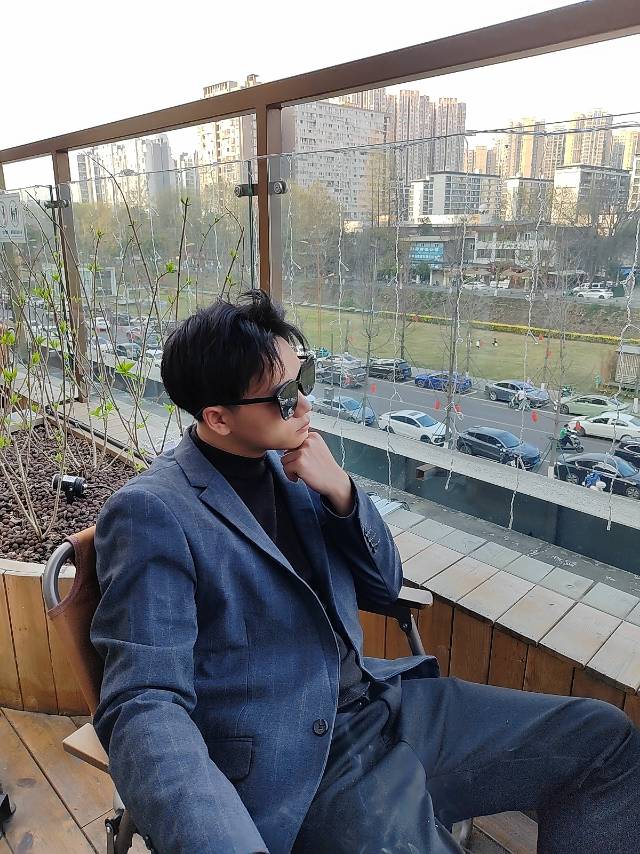 找志同道合搭子