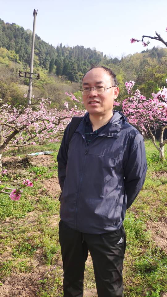 找爬青城山搭子