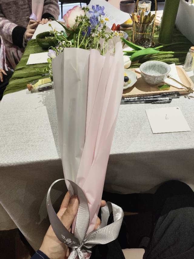找美食逛街旅游搭子