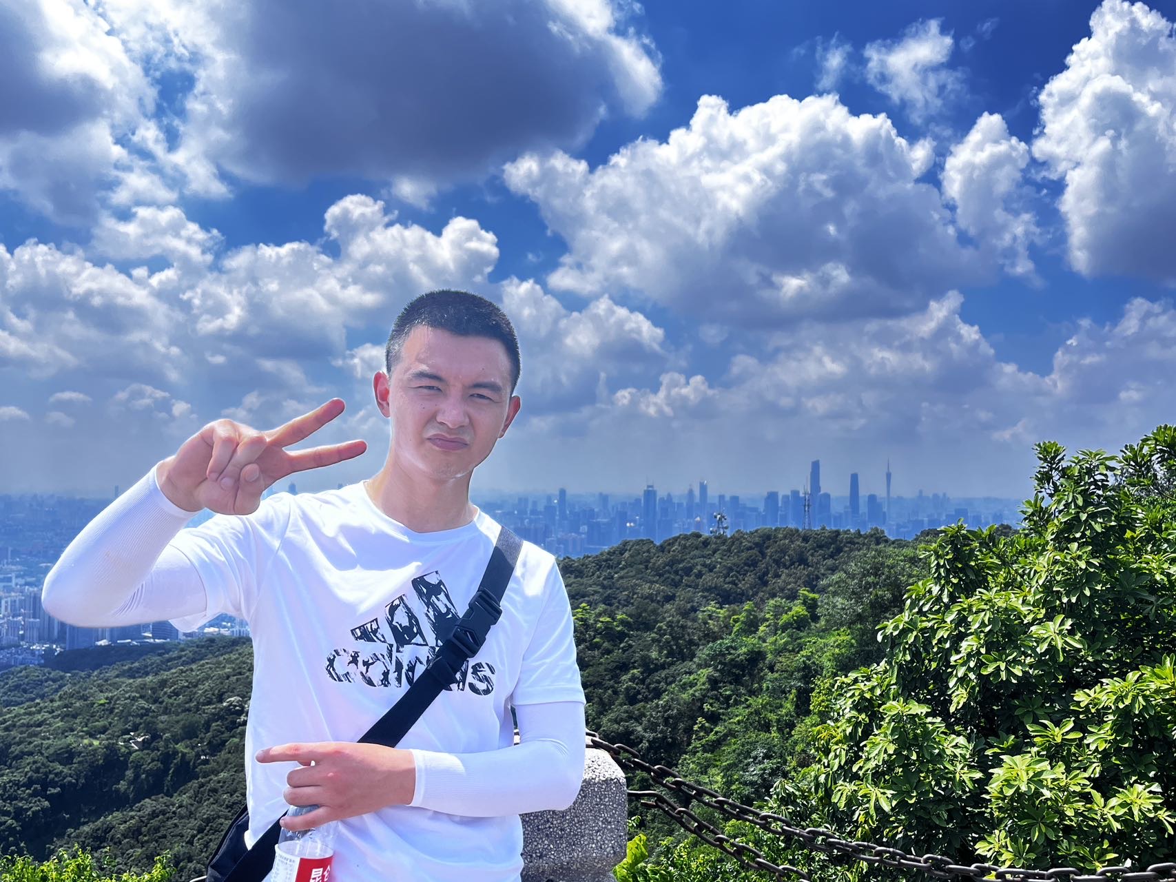 找爬山搭子